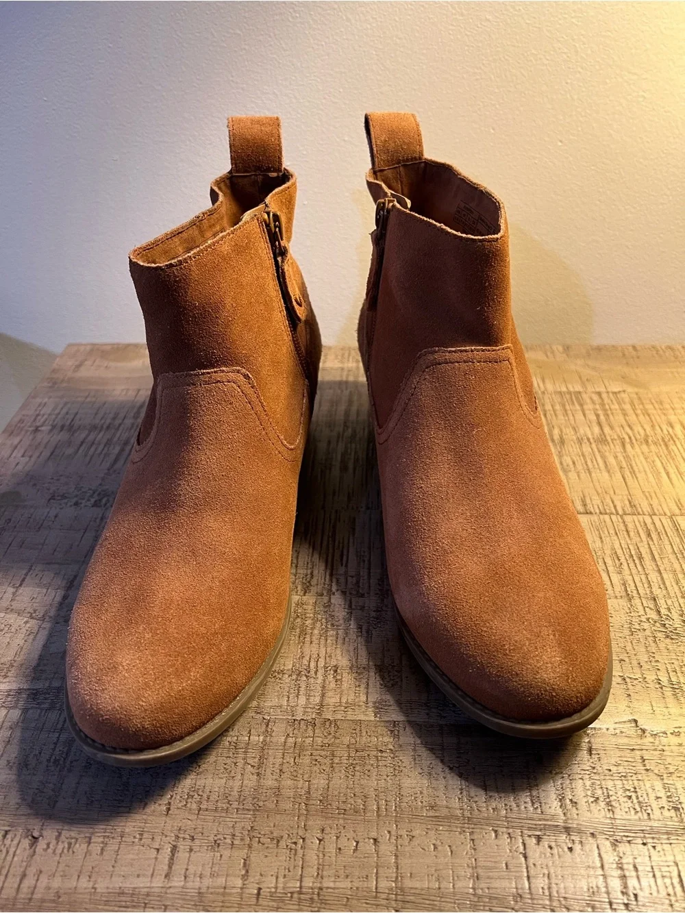 EUC- Vionic Vera Suede Ankle Booties in Toffee Brown with Inside Zip.Size 9.5